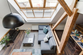 Ultimate Prague 1 experience - Duplex, Roof Top Terrace, Prague Castle View, free parking over weekends